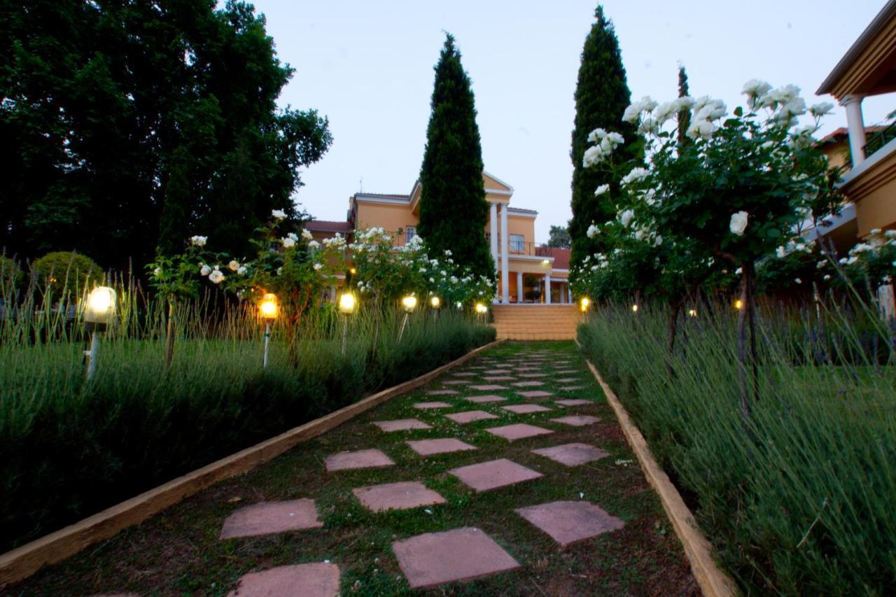 Little Tuscany Boutique Hotel Йоханнесбург Экстерьер фото