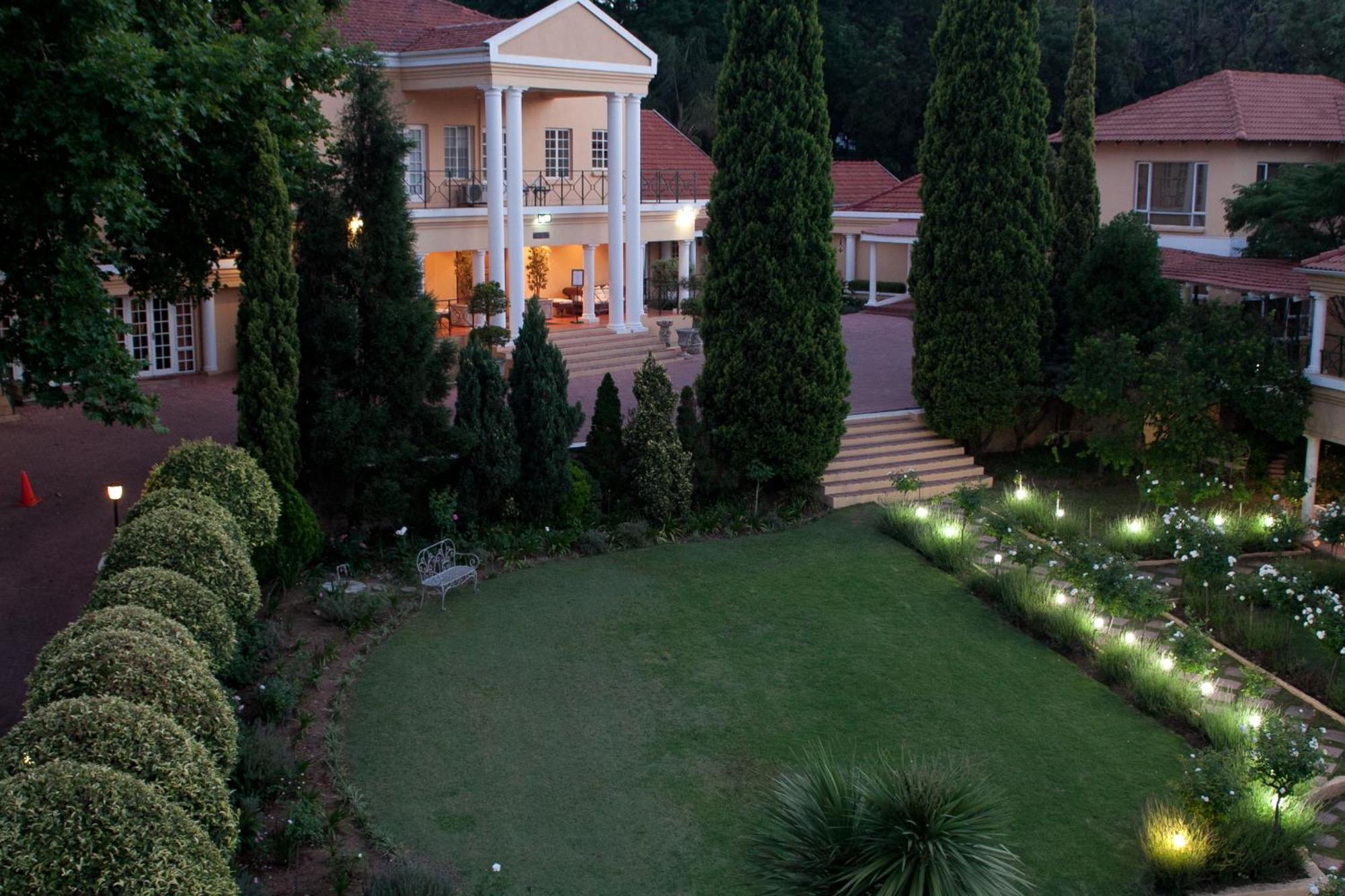 Little Tuscany Boutique Hotel Йоханнесбург Экстерьер фото