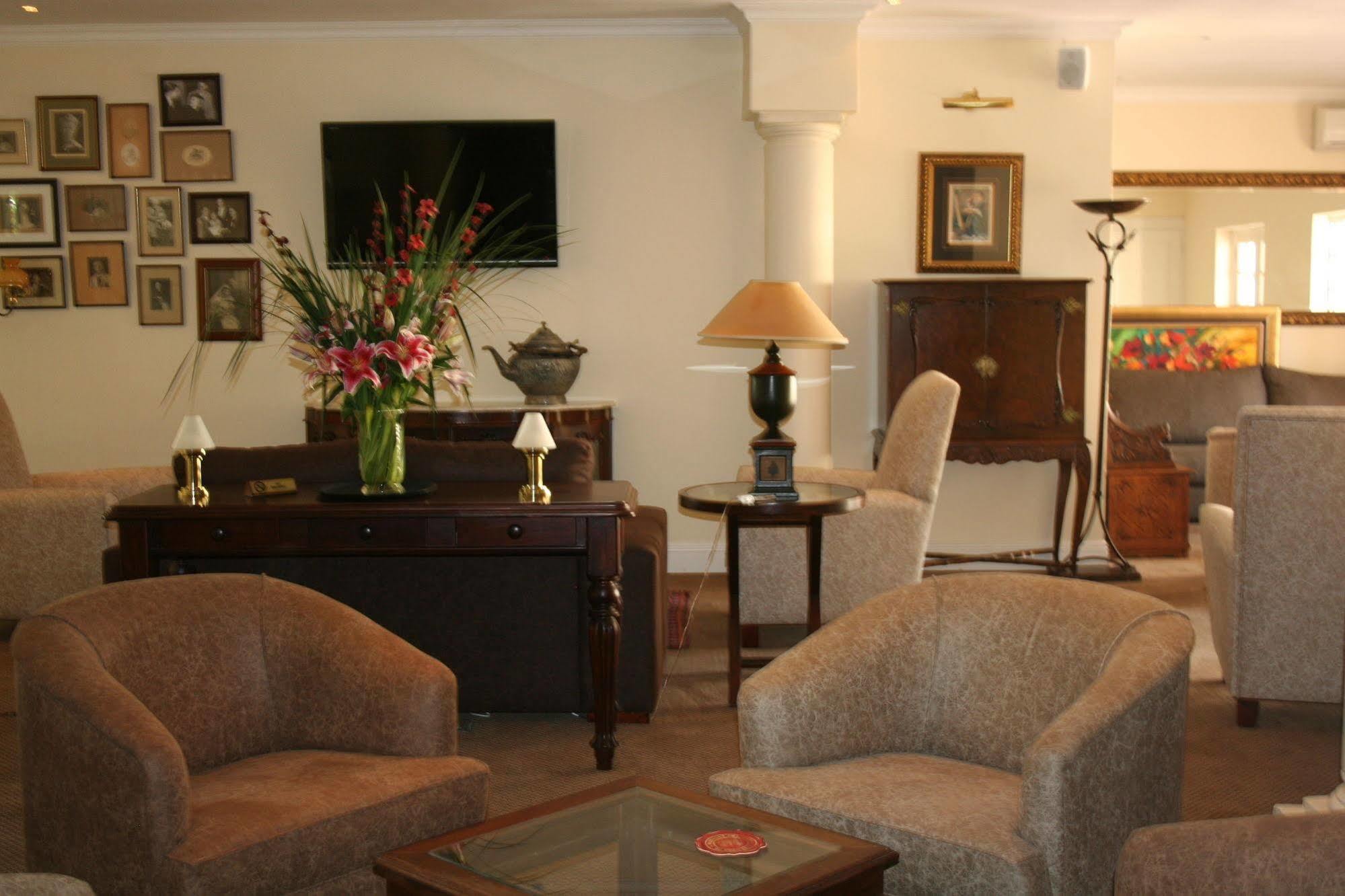 Little Tuscany Boutique Hotel Йоханнесбург Экстерьер фото