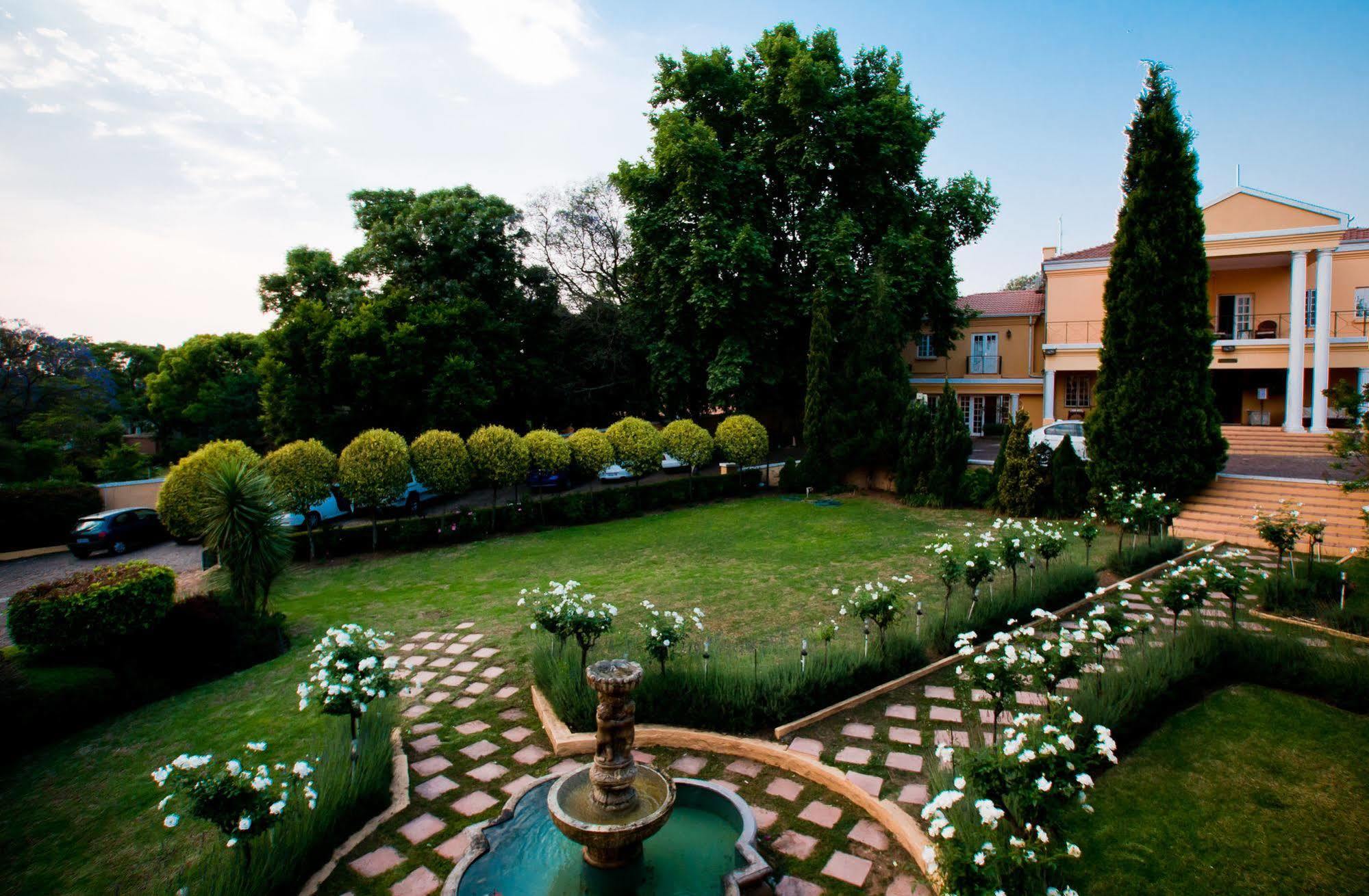 Little Tuscany Boutique Hotel Йоханнесбург Экстерьер фото