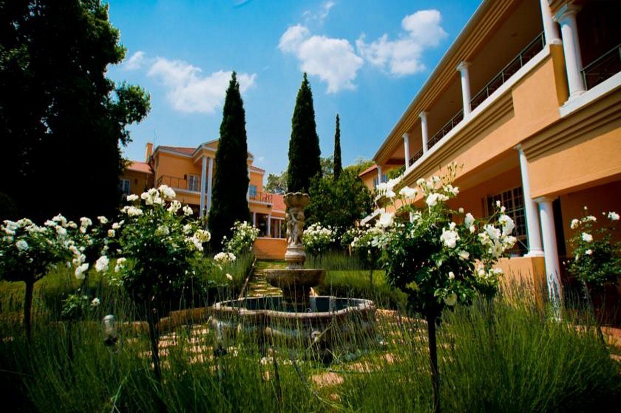 Little Tuscany Boutique Hotel Йоханнесбург Экстерьер фото